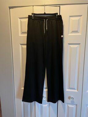 Vuori Halo Essential Wideleg Pant size L